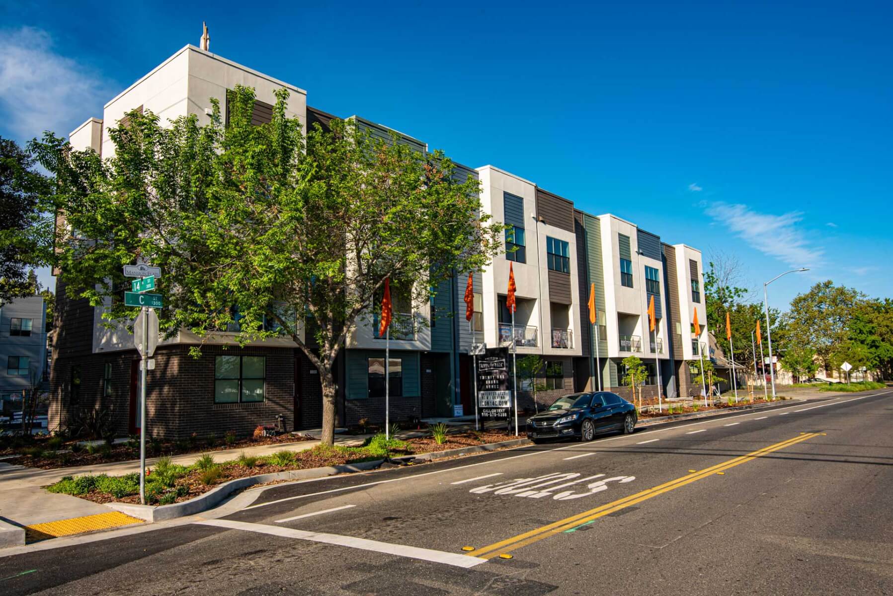 Icon at 14C homes in Sacramento