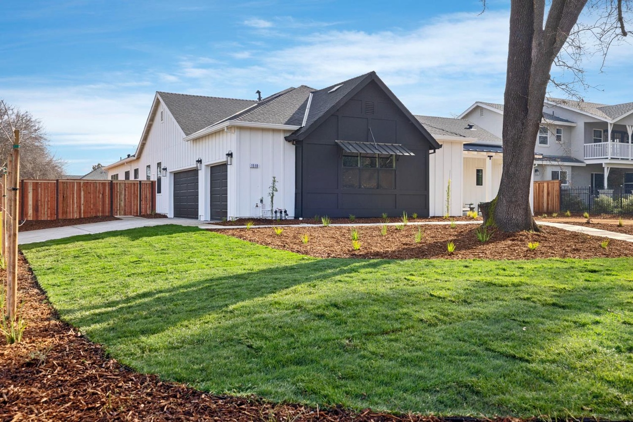 Modern farmhouse with board-and-batten siding in Carmichael, California
